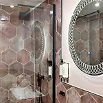 Oasis Boutique - Uk51036