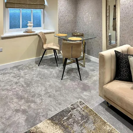 Oasis Boutique - Uk51036