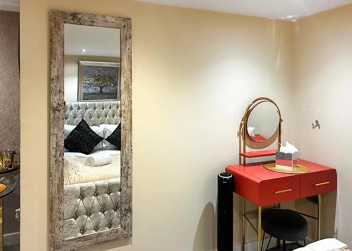 Oasis Boutique - Uk51036 * Bowness-on-Windermere